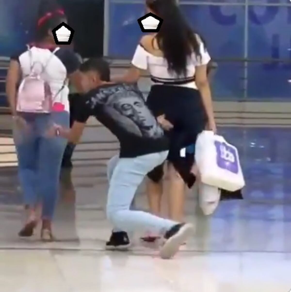 Por ‘tocón’. Policía captura a acosador de mujeres en los mall. Las tocaba y las filmaba