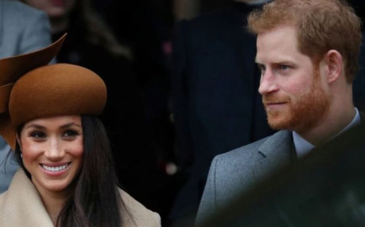 POLÉMICA. El príncipe Harry y Meghan Markle invitaron a un incómodo personaje