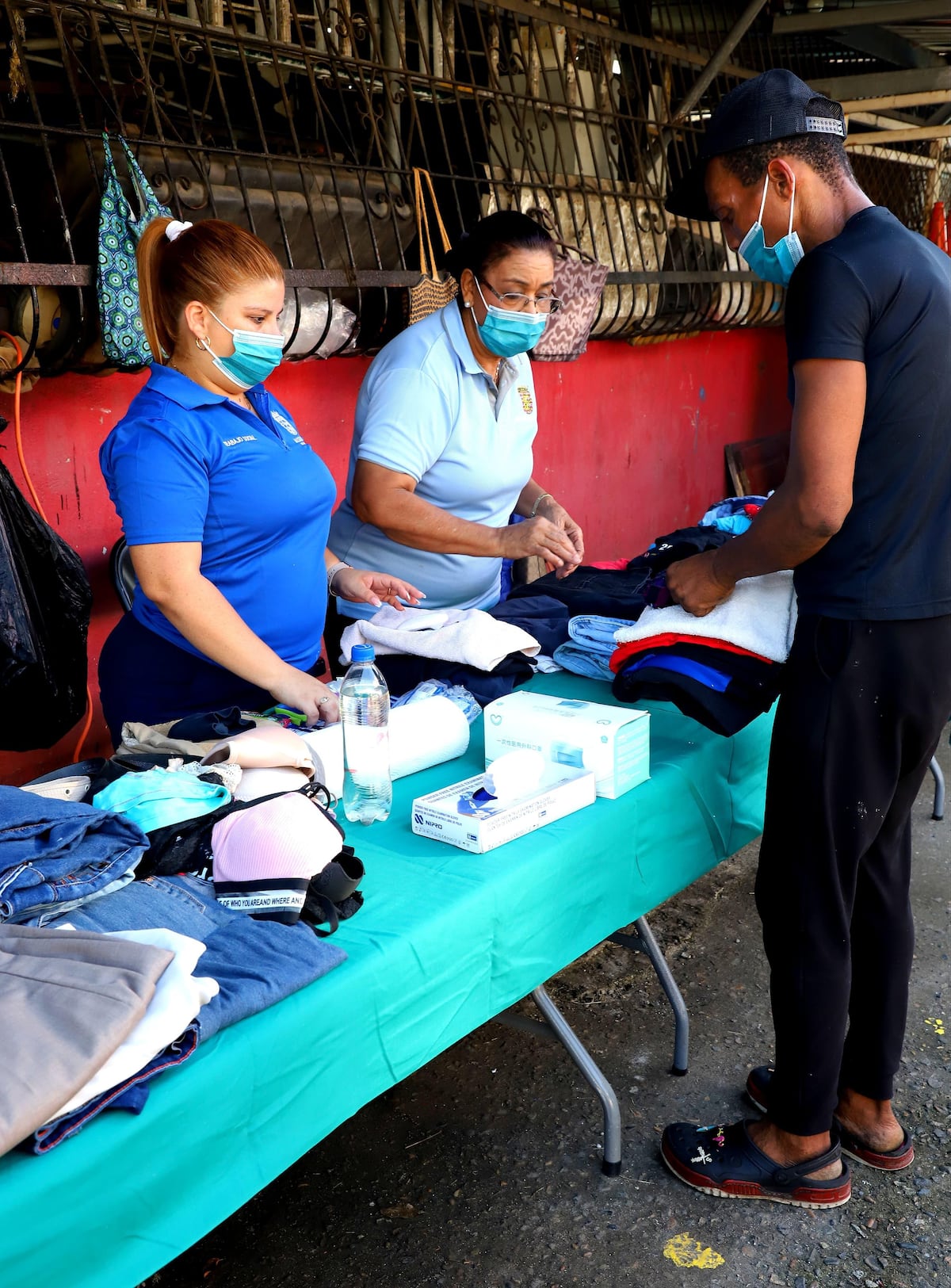 Jornada N°40 de atención al habitante de calle cierra el año con atención, alimento y esperanza