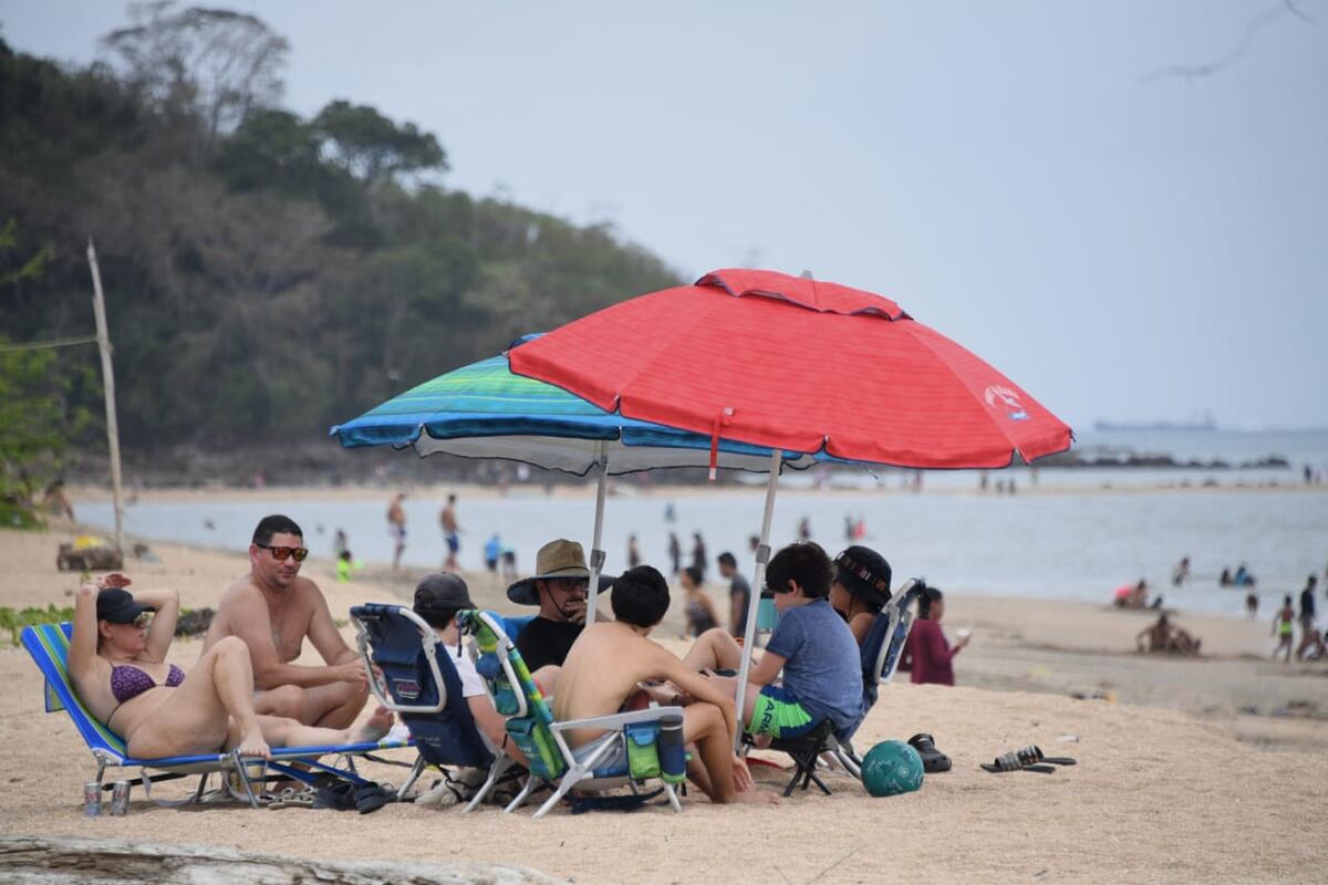 Panameños se van a las playas, tras finalizar la cuarentena total este  fin de semana