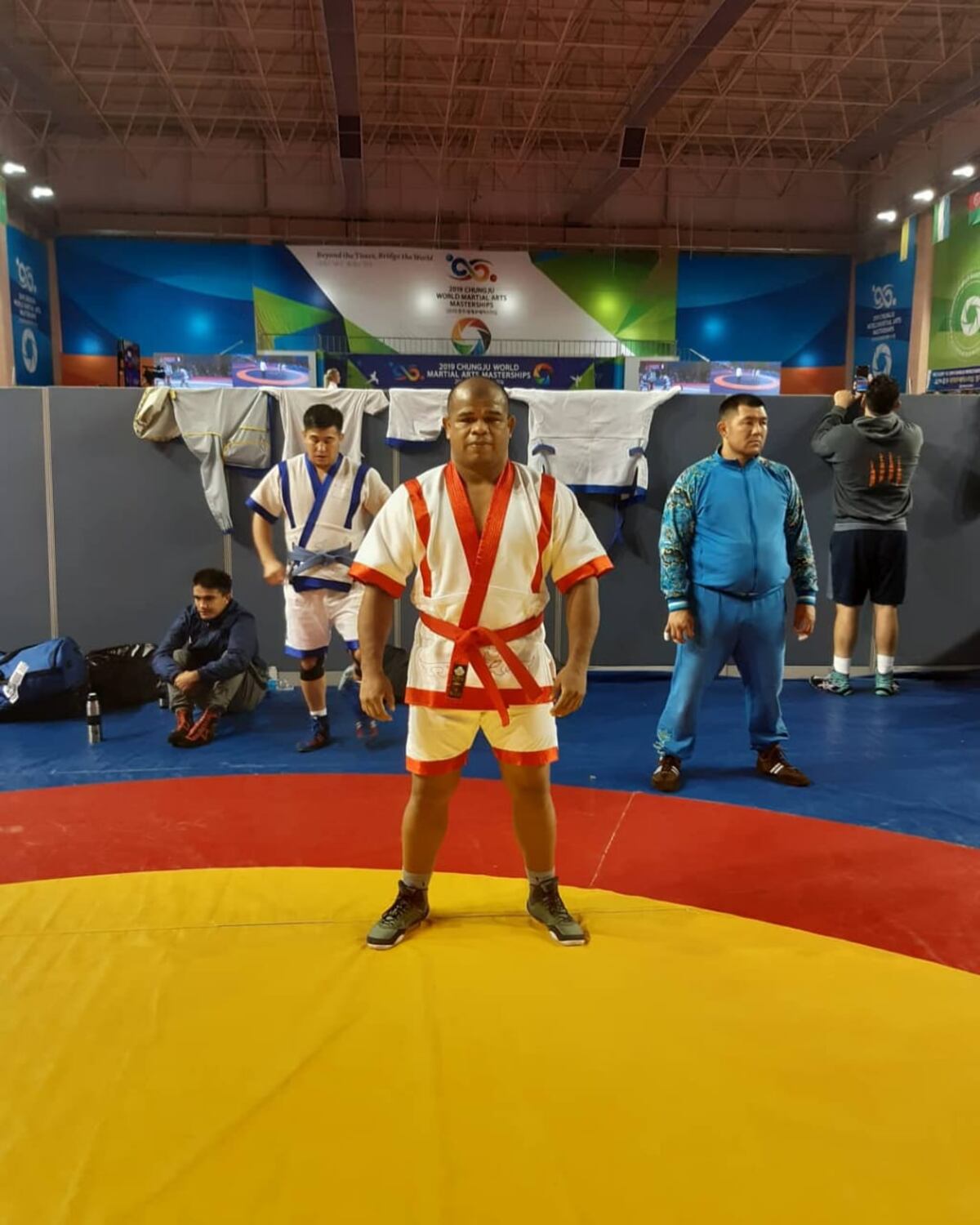 Kempton Aparicio entre los mejores ocho del mundial