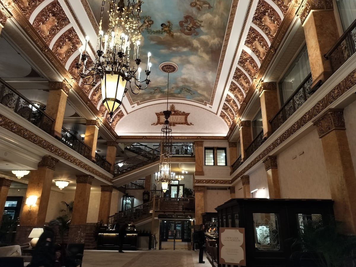 132 años de misterio: El lado oscuro del hotel Pfister asusta a los jugadores de Grandes Ligas