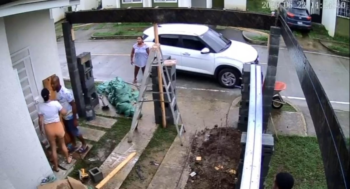 Le cayó el 3 doritos después : Vecina pidió bajar la música y él le respondió a golpes en Pacora frente a su pareja