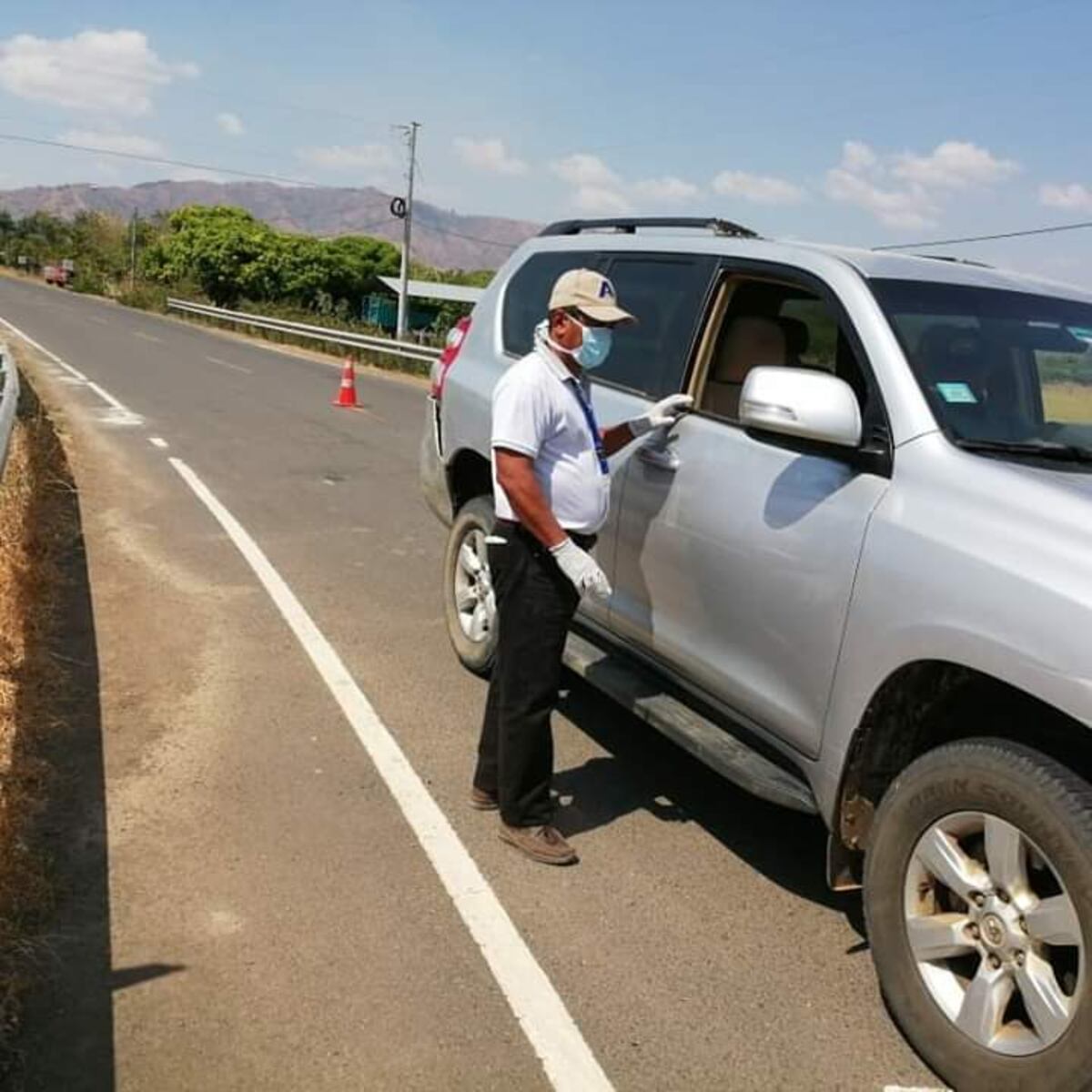 Le imputan cargos a mujer por falsear salvoconducto