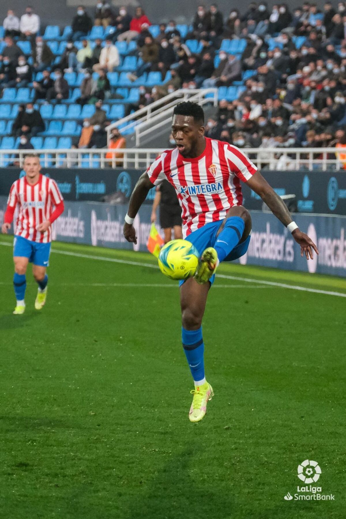 El Sporting del Puma Rodríguez cierra el 2021 con victoria en Ibiza