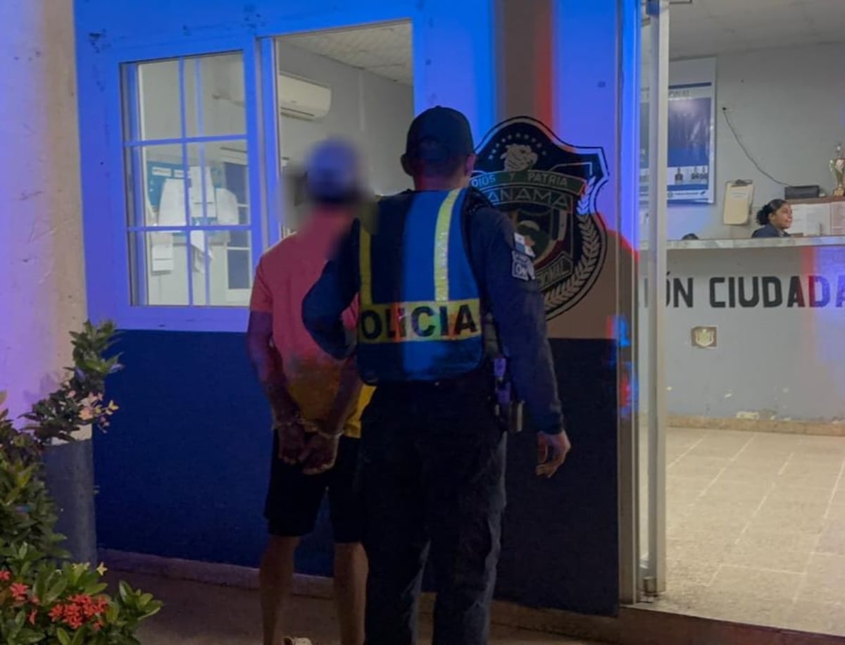 Policía captura a dos requeridos en Los Santos: uno por homicidio y otro por estafa en Tres Quebradas