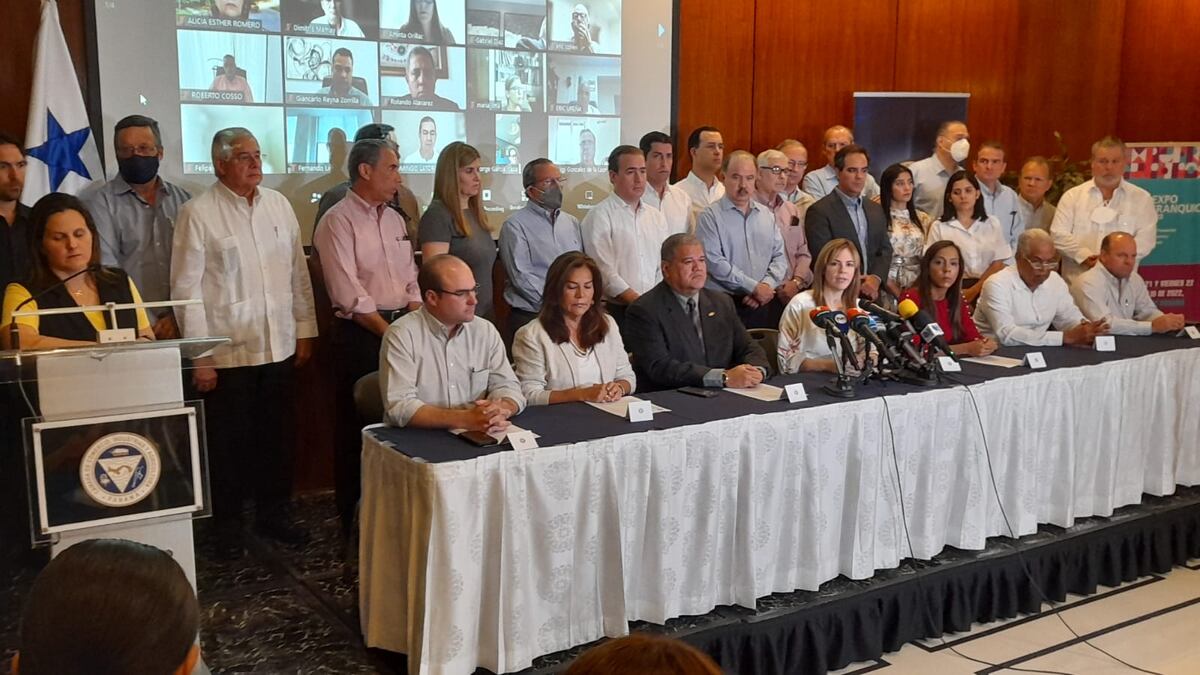 Cámara de Comercio pide la renuncia de la rectora de la Unachi y la participación de Cortizo en las negociaciones