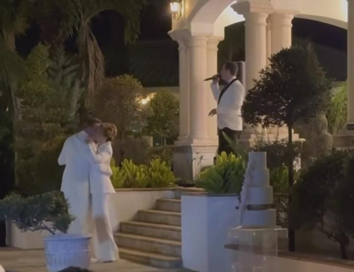 Erika Ender, celebra boda de ensueño junto a su amado Mike a los 49 años de edad +Fotos