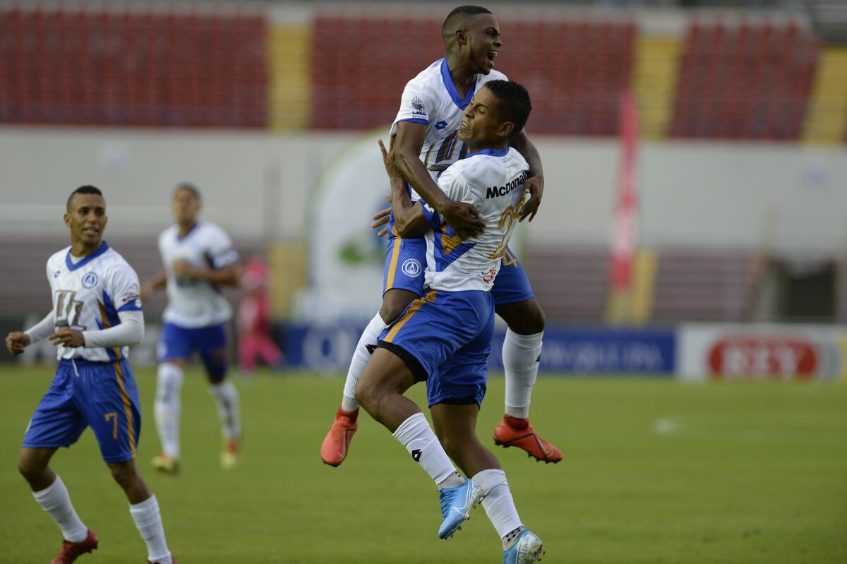 Primera victoria para Universitario en el Apertura 2019