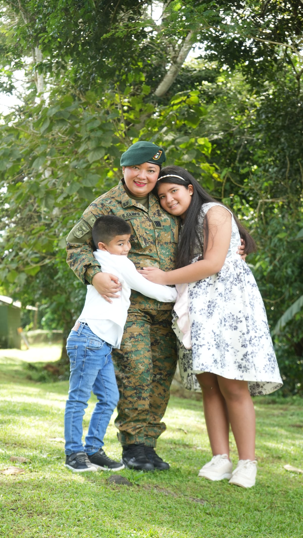 Cuando ser madre y servir al país se convierte en un abrazo