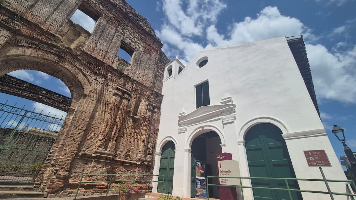 Iglesia de Santo Domingo: símbolo de supervivencia a incendios e historia con el icónico Arco Chato