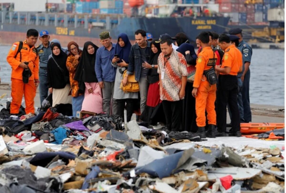 Piloto de Boeing Max8 siniestrado en el mar de Java buscó una solución manual