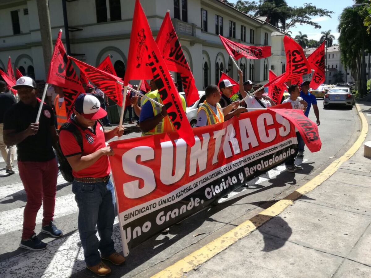 ¡SE ACTIVAN! Suntracs protesta ante el Organo Judicial contra la corrupción