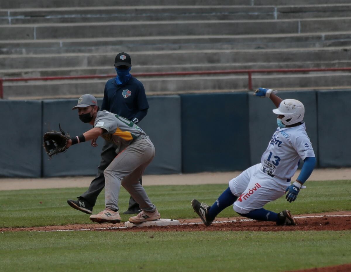 Colón noquea a Bocas y se mete en la pelea por la clasificación