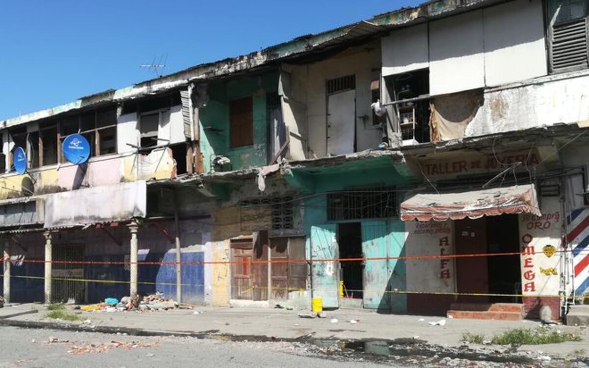 DARÁN RESPUESTAS. Tras el desplome de una losa que dejó a una infante muerta