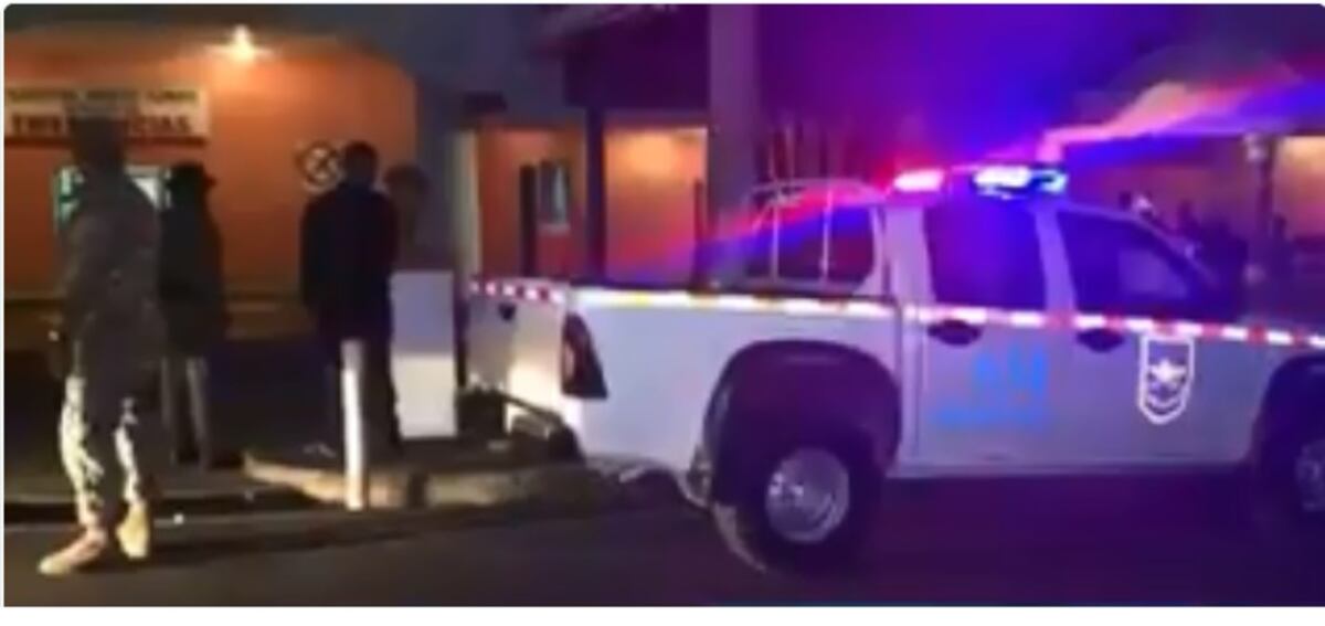 ¡AY, DIOS! Matan a una mujer de varios tiros en un bus | VIDEO