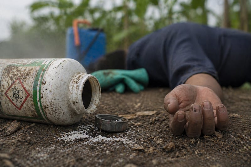¡Tremendo susto en Colón! Derrame de plaguicida afecta a 28 personas 
