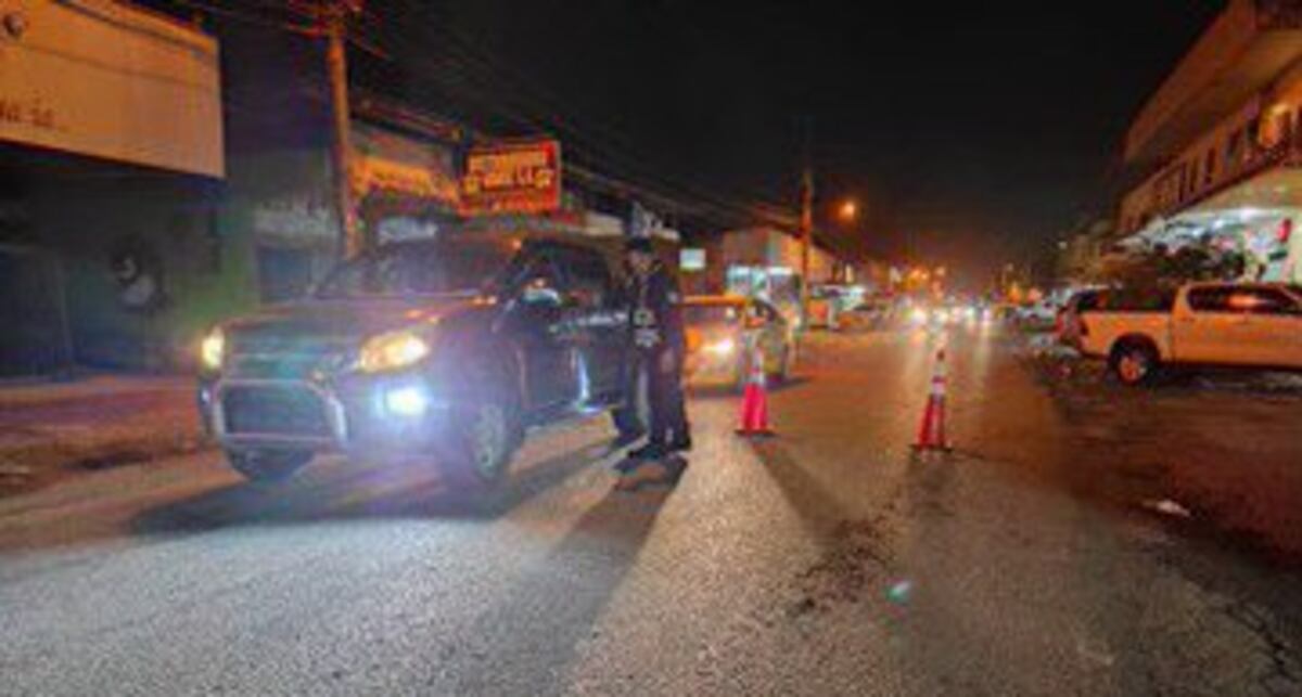 El toque de queda sigue. La Policía Nacional retiene 215 personas en las últimas 24 horas y algunas saliendo de ‘fiestas’