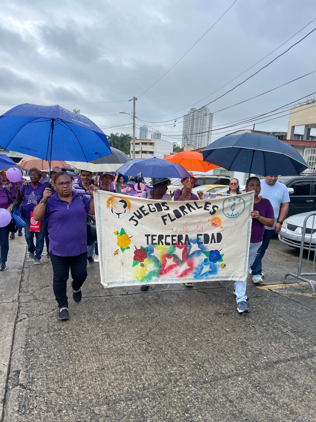 Orgullo de canas: abuelos marchan por sus derechos