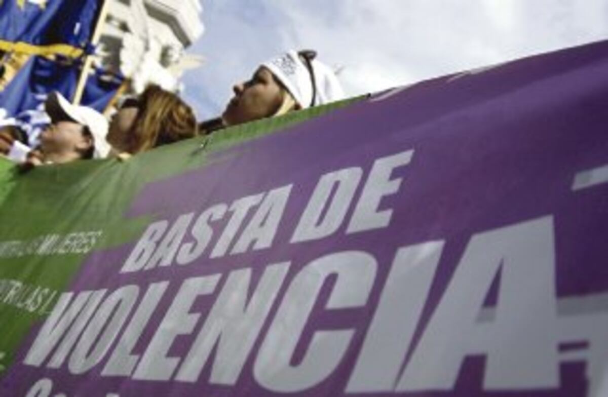 Mujeres se movilizan para denunciar la violencia de que son víctimas