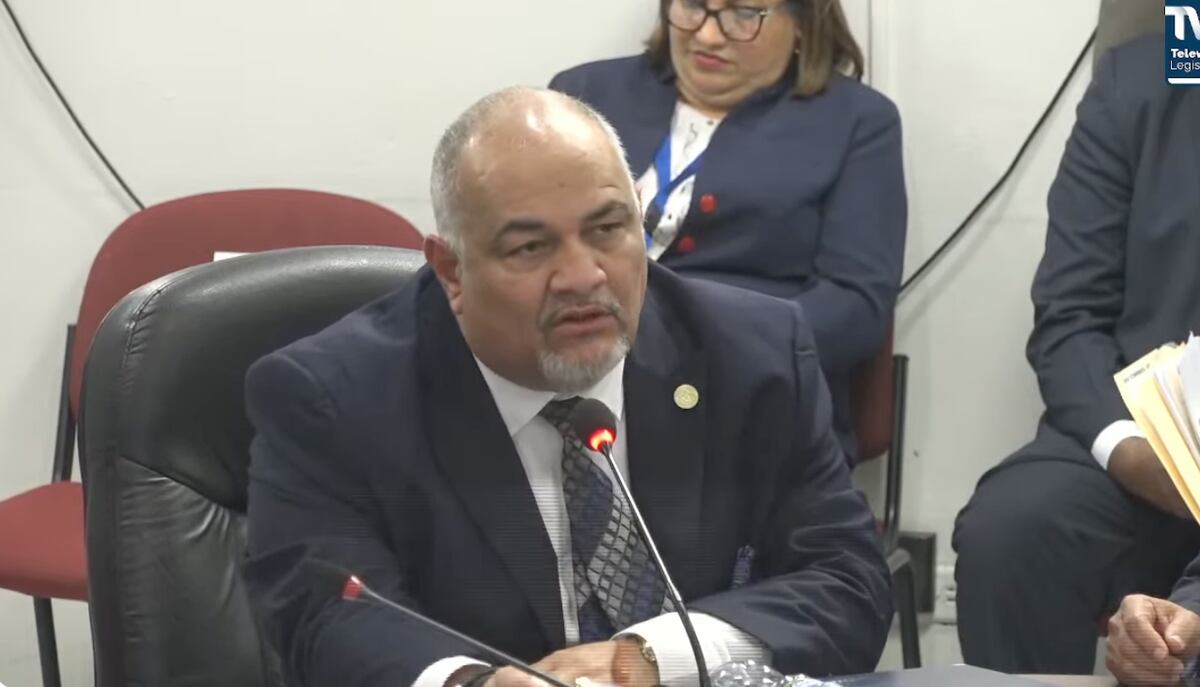 Renuncia el Subcontralor Eli Felipe Cabezas