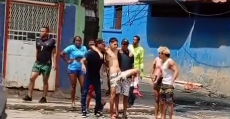 Tarde de tiros cruzados: Barrio en Santa Ana queda paralizado con intercambio armado a plena luz del día