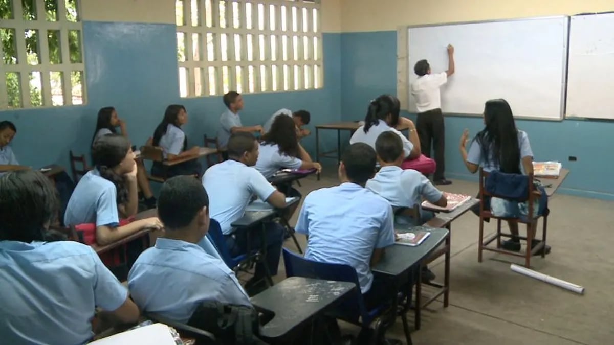 Un millón de estudiantes panameños inician su año lectivo 2024