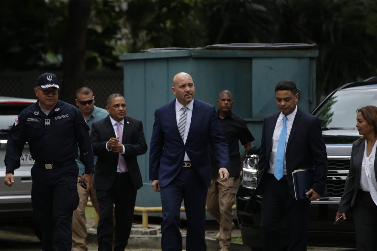 Expectativa. Procuradora Kenia Porcell y Ministro de Seguridad, Rolando Mirones, se reúnen a puertas cerradas