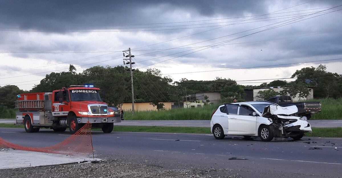 Accidente deja tres heridos en el Día del Padre