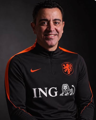 Xavi Hernández toma el mando de la ‘Naranja Mecánica’