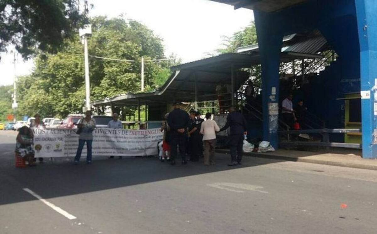 Pacientes de dietilenglicol  están enojados 