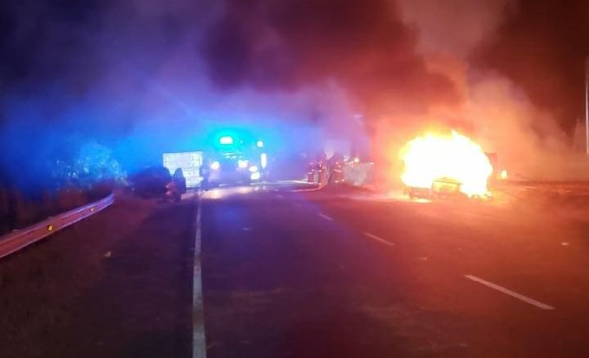 Camionero salva a accidentados cuando un articulado se incendió en Potuga de Herrera