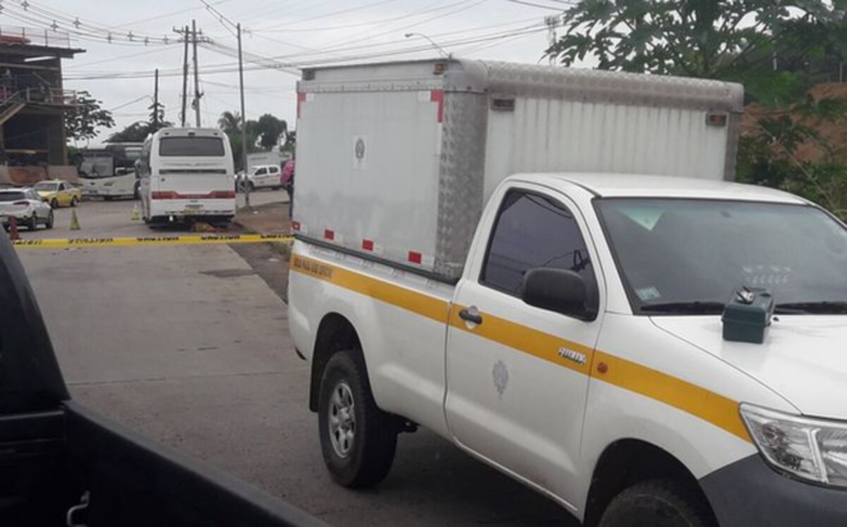 Bus nevera le pasa por encima a hombre en Burunga 