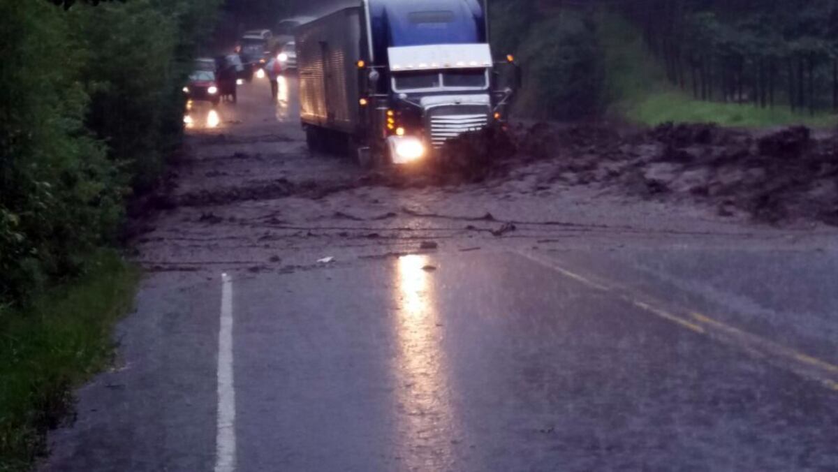 INESPERADO. Alud de tierra obliga a que mujer dé a luz en el Hotel Bambito
