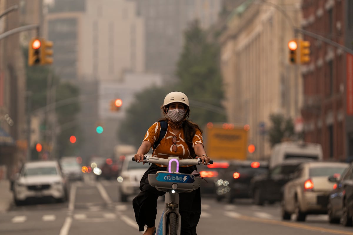 Humo de incendios asfixia ciudades de Norteamérica