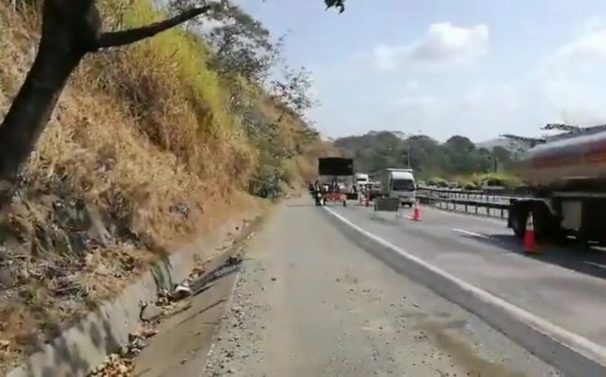 Encuentran cadáver amordazado en la vía Centenario