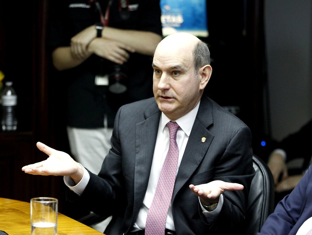 Ministro Felipe Chapman dice que se investigarán transferencias y se tomarán correctivos 