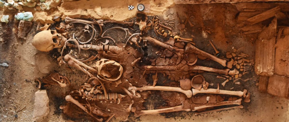 Egipto revela tumbas con misteriosas lenguas de oro