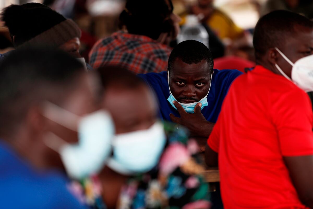 Baja la cantidad de migrantes que transitan por el istmo