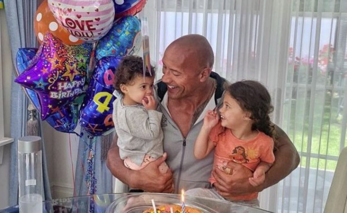 The Rock elimina foto de su hija pequeña, tras polémica