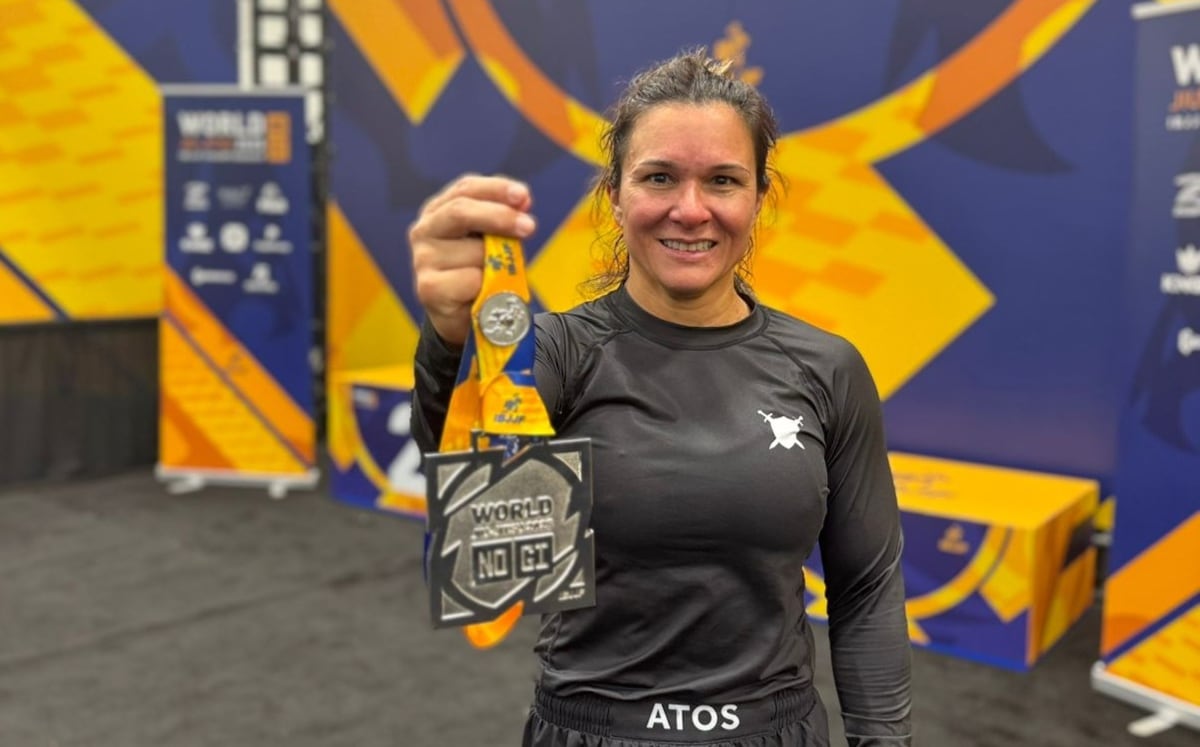 Jennisín Rosanía se faja y gana plata mundial No-Gi pese a todo