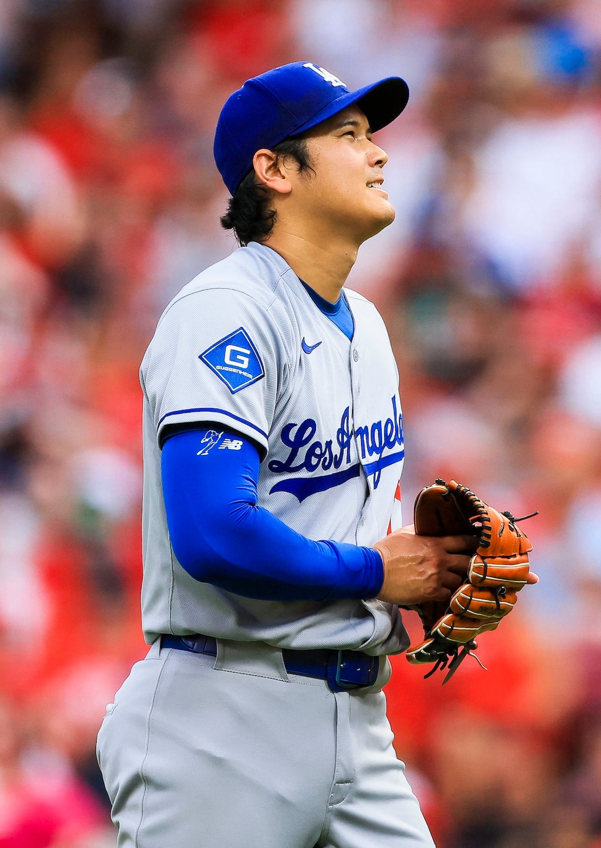 ¡Ohtani se fundió en la loma! Calambres lo sacan del juego pero esquiva lesión