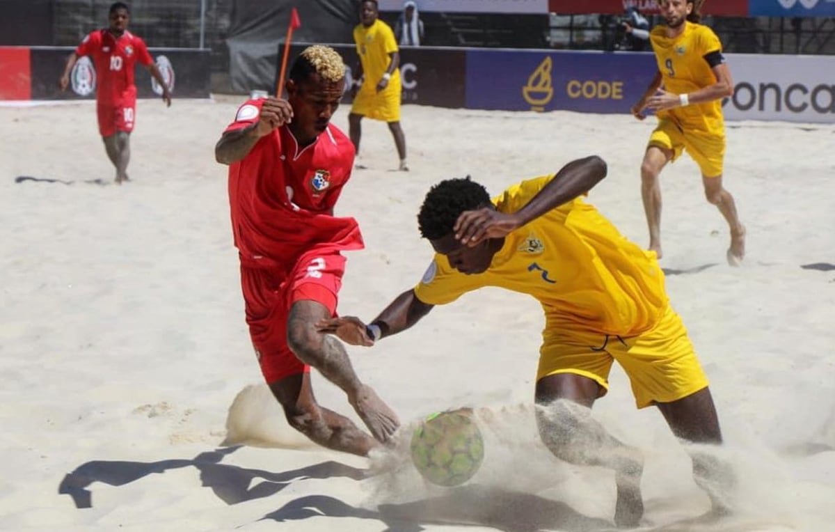 Panamá da un golpe de autoridad en su debut en el Premundial