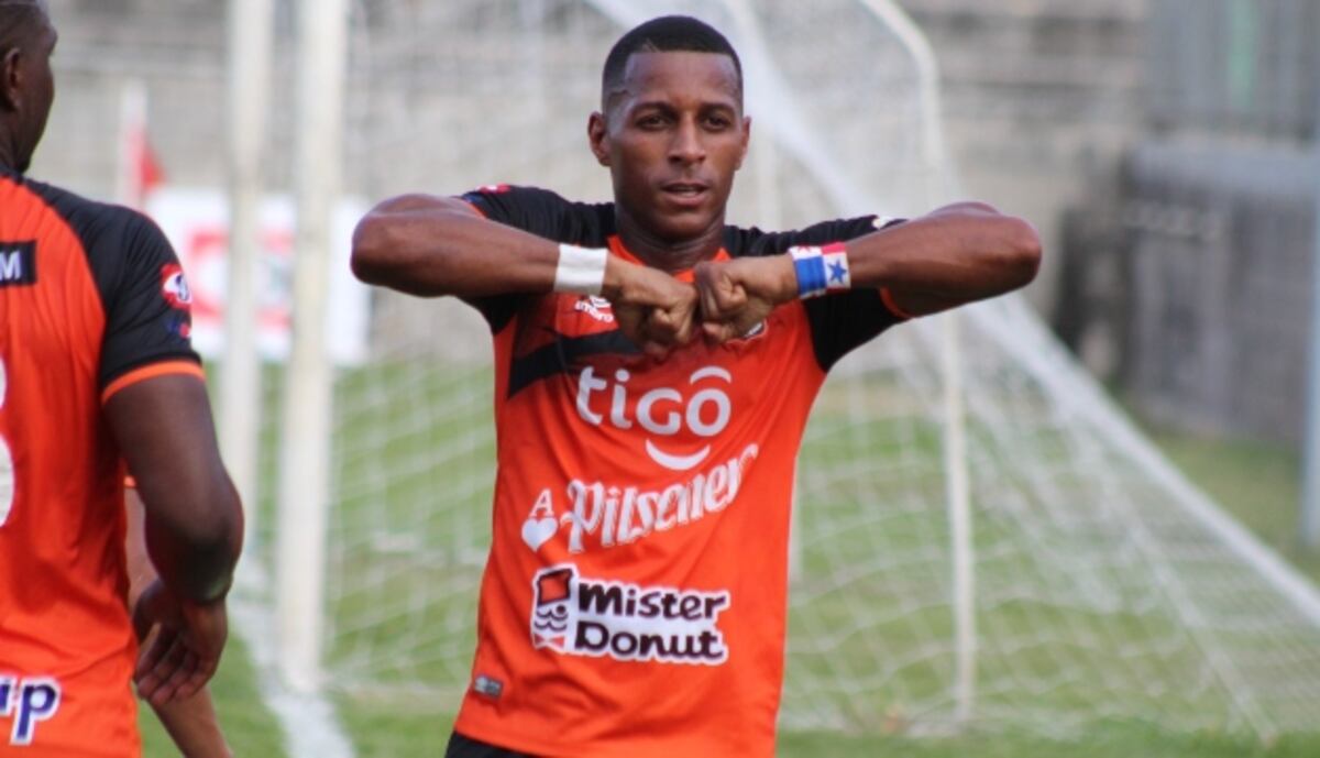 Nicolás Muñoz sobre su paso por la Roja: ‘Hay jugadores que le dan 20 oportunidades y no meten los goles’