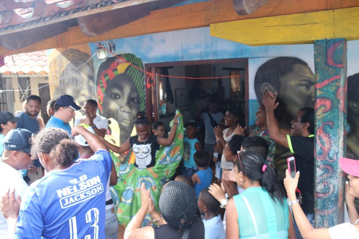 Presidente Varela camina a Portobelo para pedirle al Cristo Negro