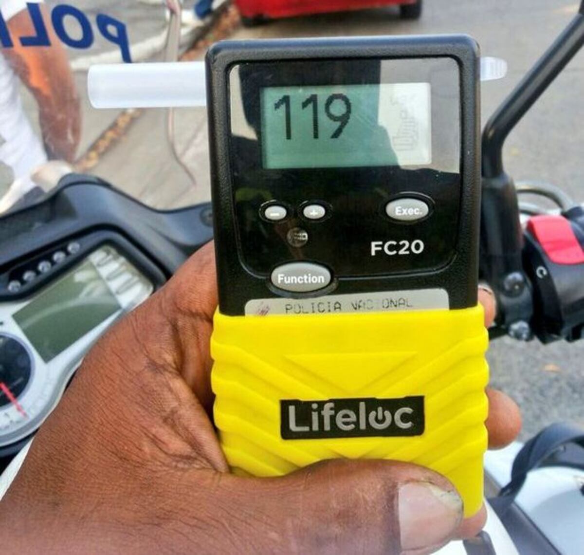 Hasta la wacha. Borracho en Arraiján atropella a policía y se da a la fuga