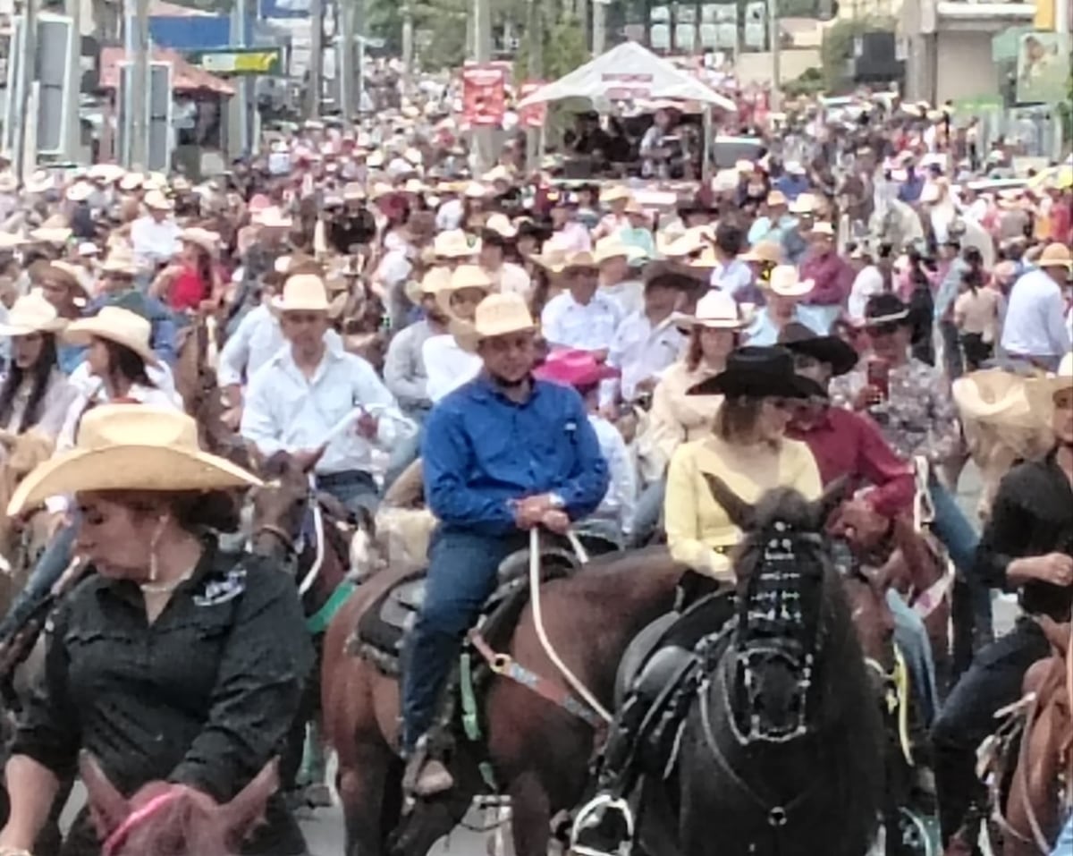 Santiago vibró con la tradicional mega cabalgata