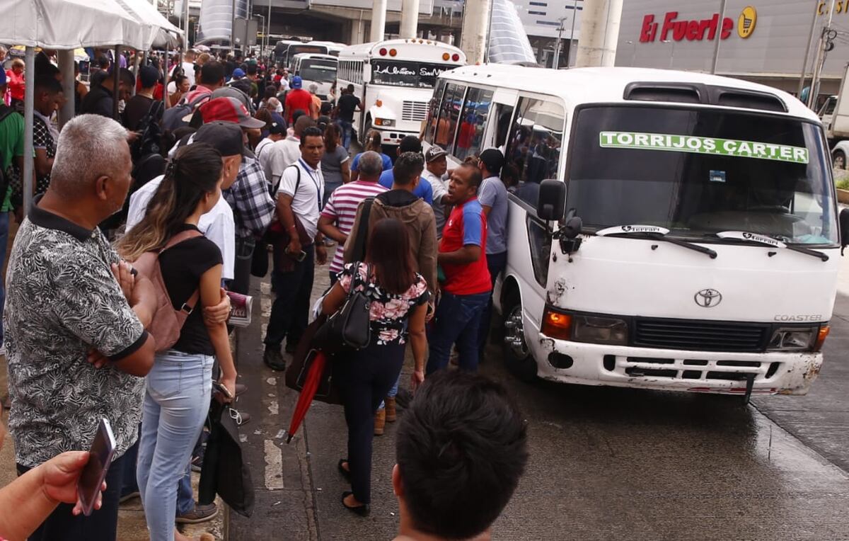 Se formó el revuelo. Se reestablece Línea 1 del Metro. Estaciones repletas. Denuncian ‘juega vivo’. Video