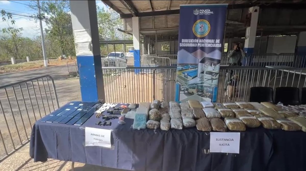 Una metra no cabe en un… Mujeres intentan meter armas, polvo blanco, ‘feeling’, pastillas de colores y otras cositas prohibidas a La Joyita