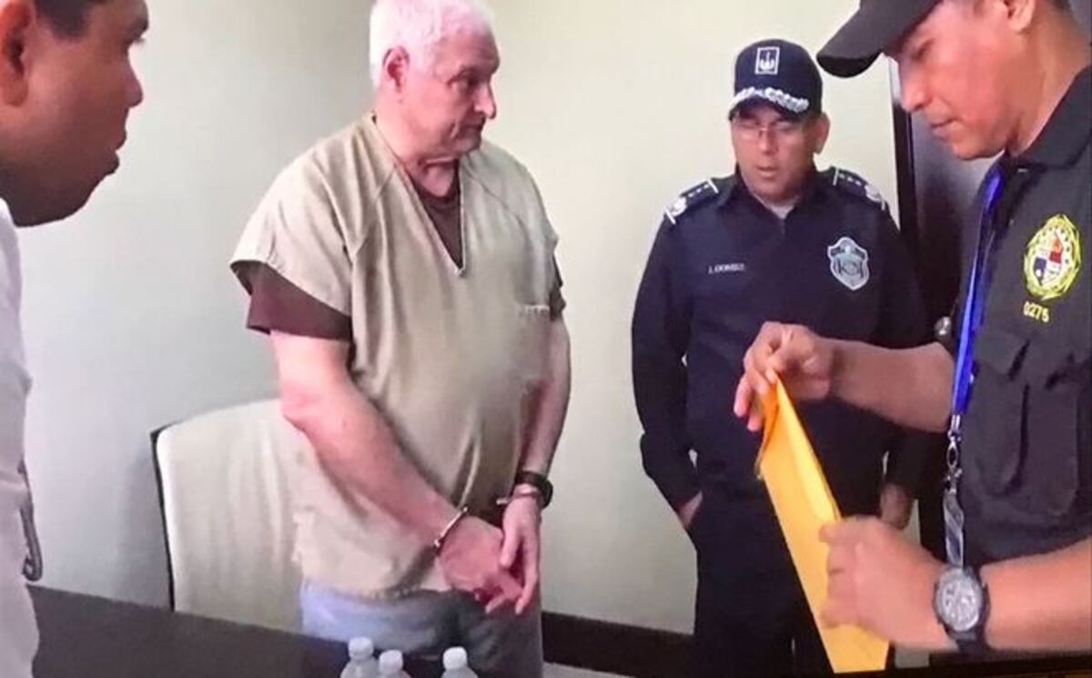 Así fue la llegada de Martinelli. Fue trasladado esposado a El Renacer